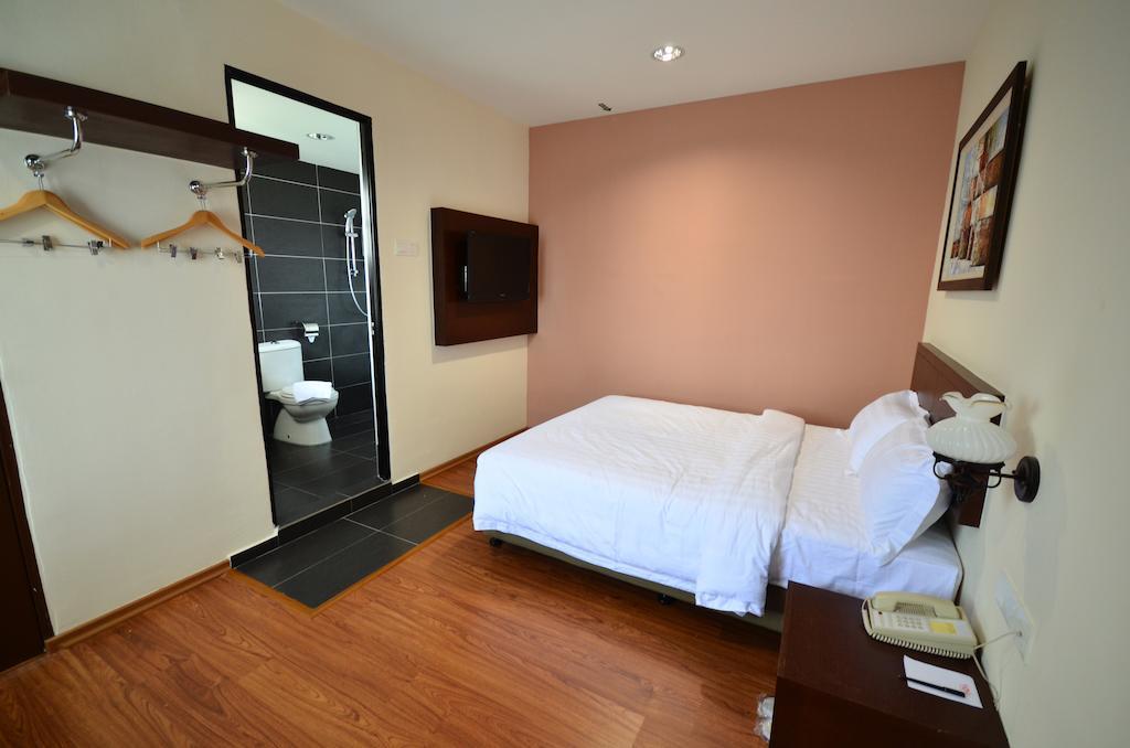 906 Riverside Hotel Malacca Стая снимка